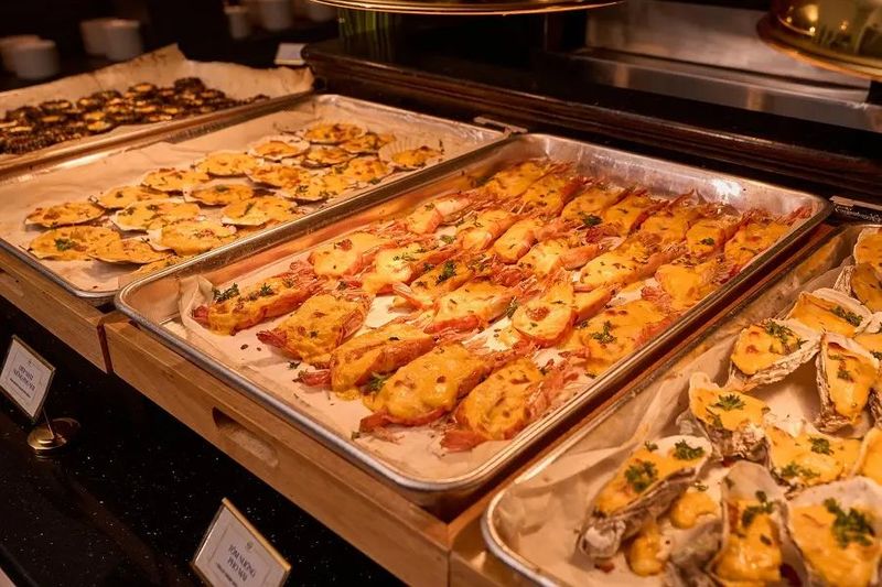 8 quán buffet quận 1 hút khách với không gian đẹp, đồ ăn chất