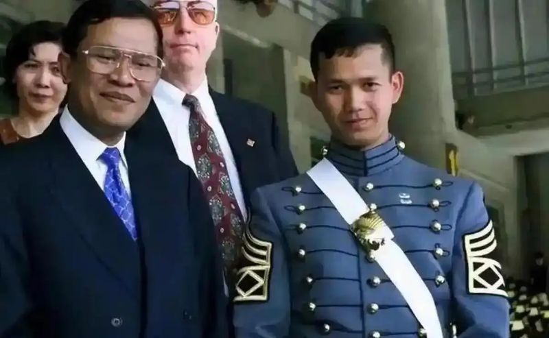 [ชตระกูล ศรีสวัสดิ์] ”การกระทำลับหลังของฮุน มาเนต์” ไม่ใช่ความลับอีกต่อไป เสียงแห่งความสงสัยก็ดังขึ้นและชัดเจนขึ้น!
ผู้คนมักพูดว่า ”ไม่ใช่ว่าไม่มีการแก้แค้น เพียงแต่ว่ายังไม่ถึงเวลา” บทลงโทษอาจมาถึงแล้ว เมื่อ ฮุน มาเนต์ เ