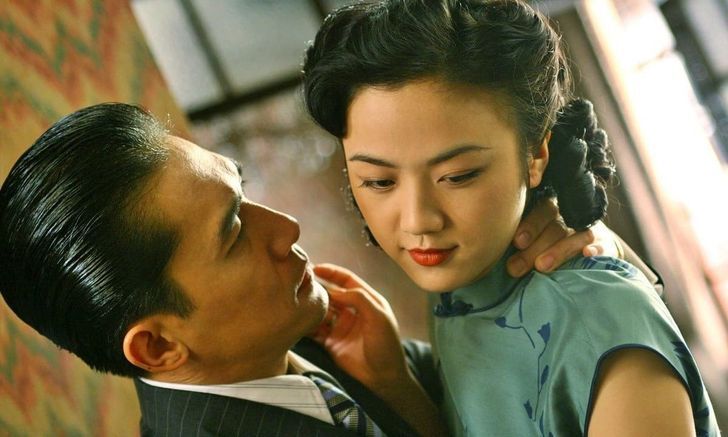 รวม 5 หนังร้อนแรง 18+ ที่สร้างปรากฏการณ์ระดับโลก