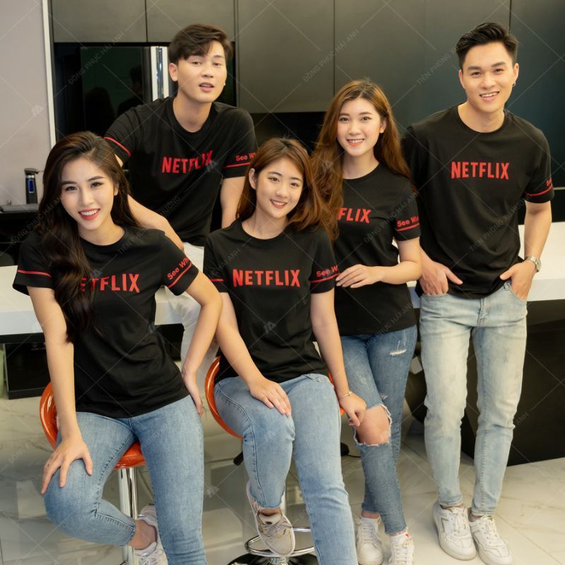 Mẫu Áo Thun Đồng Phục Cổ Tròn Doanh Nghiệp Netflix