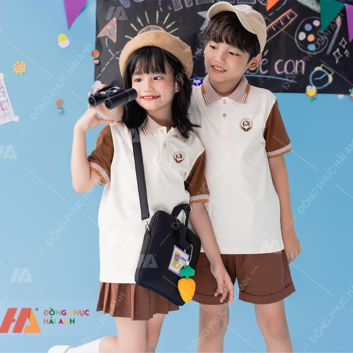 Mẫu Áo Đồng Phục Mầm Non Có Cổ Màu Trắng Phối Nâu
