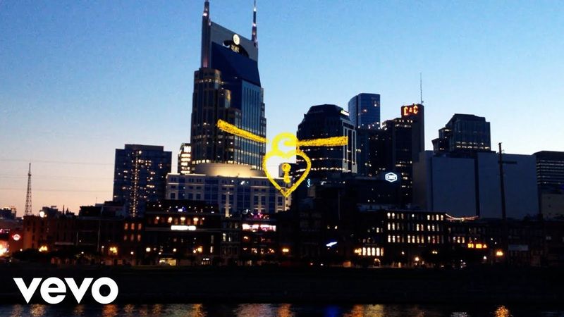 Hayley Williams - Love Me Different (Official Visualizer)