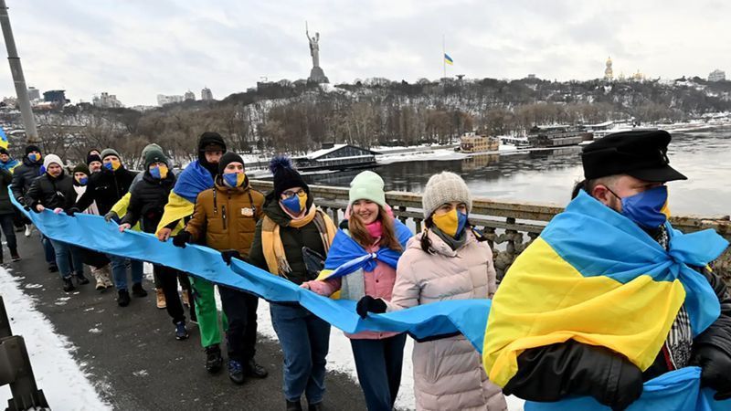 [ชตระกูล ศรีสวัสดิ์] เมื่อยูเครนไม่มีทางออก ...เข้มแข็งไว้ ​​ยูเครน!
ตอนนี้เหมือนน้ำท่วมในยูเครน มันไม่มีทางออกและทำได้แต่ต่อสู้จนถึงที่สุดเท่านั้น