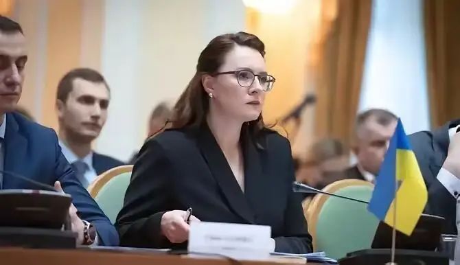 [The Last karuda] เซเลนสกี ไม่ยอมรับแผนของสหรัฐฯ
สถานการณ์ภายในประเทศเปราะบาง และมีผู้คนคัดค้าน ”การยอมแพ้” คาดว่าเซเลนสกีจะไม่ยอมรับแผนของสหรัฐฯ