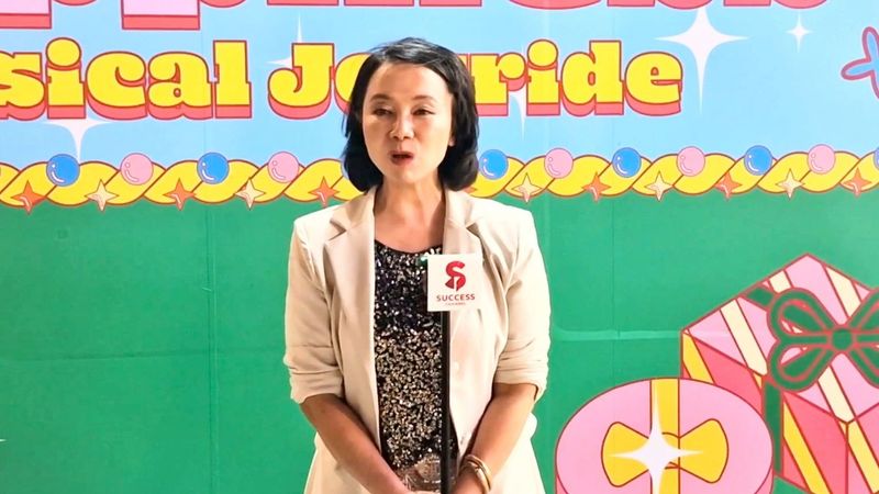 BREAKING NEWS: MBK CENTER ชวนบริจาคสิ่งของ ช่วยเหลืออุทกภัย นางสาวพุทธชาด ศรีนิศากร ประธานเจ้าหน้าที่บริหารสายการตลาด บริษัท เอ็ม บี เค จำกัด (มหาชน) เรื่องของอุทภภัยที่รุนแรงมากในภาคใต้ MBK CENTER ขอเชิญชวนทุกท่านมาร่วมกันส่งแรงใจ รวมทั้งบริจาคสิ่งของ อาหารแห้งเครื่องนุ่งห่ม ของใช้ที่จำเป็น พวกยาสีฟัน แปรงสีฟัน ผ้าขนหนู สามารถนำมาบริจาคได้ที่ MBK CNTER, PARADISE PARK, PARADISE PLACE, THE NINE CENTER ติวานนท์, THE NINE CENTER พระรามเก้า ทุกสาขามรหนาวยตั้งรับจนถึงวันที่ 30 พฤศจิกายนนี้ เพื่อไปช่วยพี่น้องทางภาคใต้ #successchannel #MBKCenter
#น้ำท่วมภาคใต้ ติดตาม NEWS UPDATE / BREAKING NEWS / HOT ISSUE และรายการ The Success ได้ที่ Website: successchannel.co
Facebook: / successchanneltvonline
Youtube: / @successchannel9372
Twitter: https://x.com/SuccessChTv
Instagram: / successchannelonline
Tiktok: / successchannel Blockdit: https://www.blockdit.com/successchannel สนใจลงโฆษณา: 064-225-5646 / 095-497-9392 | Success Channel