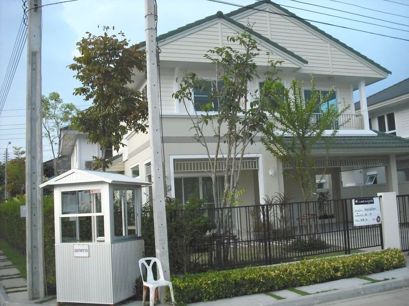 ร้องเรียน บ.แลนด์ แอนด์ เฮาส์ เพื่อไม่ให้เอาเปรียบประชาชนอีกต่อไป