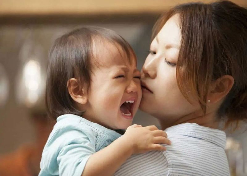 Trẻ đau hậu môn về đêm nguy hiểm ko? Nguyên nhân, cách xử lý