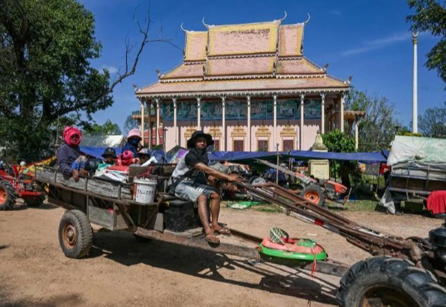 [ชตระกูล ศรีสวัสดิ์] กองทัพบกไทยมีรถถังหลัก VT-4 รวมเกือบ 80 คัน
หลังจากการหยุดยิงชั่วคราว การปะทะกันตามแนวชายแดนระหว่างไทยและกัมพูชาได้ปะทุขึ้นอีกครั้ง