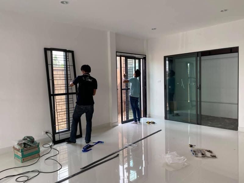 มุ้งลวดเหล็กดัดสีอบ ผ้าม่าน บางละมุง ชลบุรีและต่างจังหวัด ธนกรดีไซน์ | Pattaya