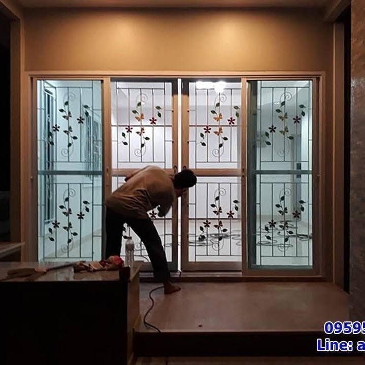 เหล็กดัดมุ้งลวดสีอบ ราคาย่อมเยาว์ ศรีราชา-ชลบุรี ฉะเชิงเทราและต่างจังหวัด