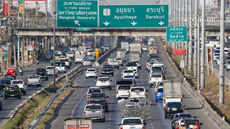 เช็กด่วน กรมทางหลวงแนะทางลัดออกกรุงเทพฯ 21 เส้นทางเลี่ยงรถติดปีใหม่ 2569