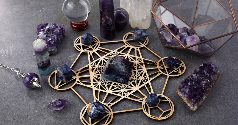 อัญมณี 12 ราศี เสริมศรี เสริมเดชด้วยอัญมณีตามราศีเกิด - SARAKADEE LITE