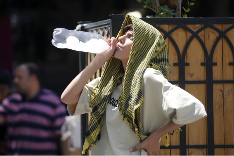 [ชตระกูล ศรีสวัสดิ์] ฤดูใบไม้ผลิอาจมาถึงอิหร่านเร็วกว่ากำหนด #001
ช้าๆ แต่ได้ผลดีเสมอ การวิวัฒนาการอย่างสันติเป็นทางเลือกที่ดีที่สุด แต่ก็เป็นไปได้ยาก จงอย่ารีบร้อนไป