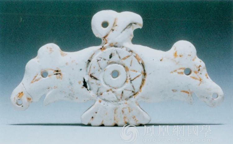 [Enve Engi] #อารยธรรมของจีนและเมโสโปเตเมีย เปรียบเทียบ 24 ด้านความเจริญ
1. เขื่อน
1.1 เขื่อนเก่าสุดในจีน
-ซากเขื่อนสยงเจียหลิ่ง (Xiongjialing Dam) อายุ 5,100 ปี ก่อสร้างด้วยดินซึ่งถูกผสมเข้ากับพืชที่มีรากมากในท้