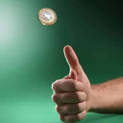 [smallKingdoM] การประยุกต์แนวคิด Dhandho ในการลงทุน
แนวคิด Dhandho มาจากคำในภาษาคุชราตของอินเดีย หมายถึง ”การพยายามสร้างความมั่งคั่ง” หรือ ”การทำธุรกิจ” ซึ่งถูกนำมาใช้ในวงการลงทุนโดย Mohnish Pabrai นักลงทุนที่ได้รับ