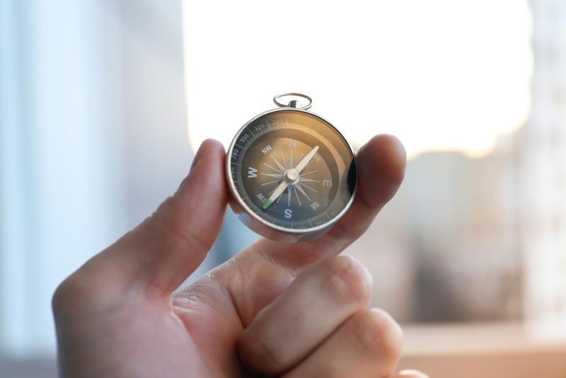 [smallKingdoM] วางแผนเป้าหมายชีวิต ตามหลักคิด SMART
ในทุกช่วงชีวิต ไม่ว่าจะเป็นการเรียน การทำงาน หรือการดูแลครอบครัว เราทุกคนล้วนมีความฝันหรือสิ่งที่อยากทำให้สำเร็จ แต่หากไม่มีการ “กำหนดเป้าหมาย” ที่ชัดเจน ความฝันเห