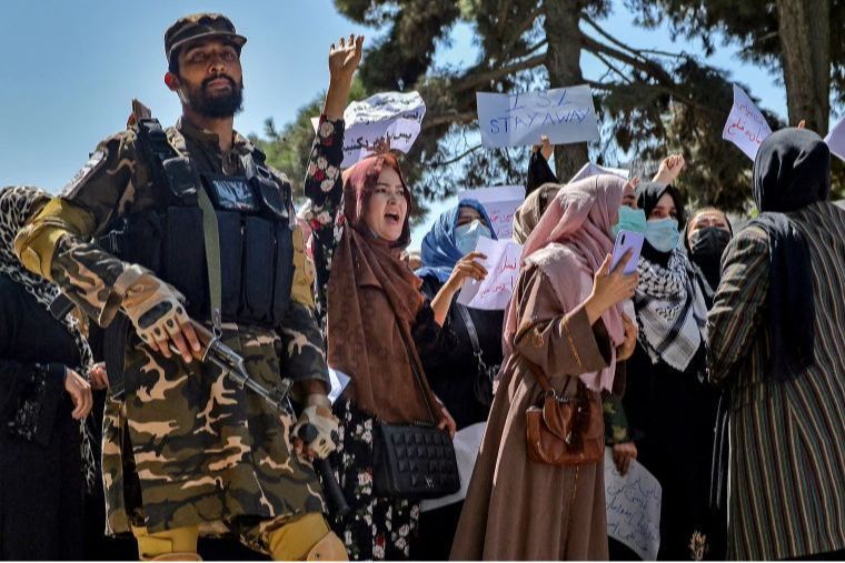 [ชตระกูล ศรีสวัสดิ์] ระบอบการปกครองนี้จะอยู่ได้นานแค่ไหน?
หากอิหร่านพร้อมที่จะเจรจากับสหรัฐฯ แล้วมันจะทันไหม และระบอบนี้จะอยู่ได้นานแค่ไหน?