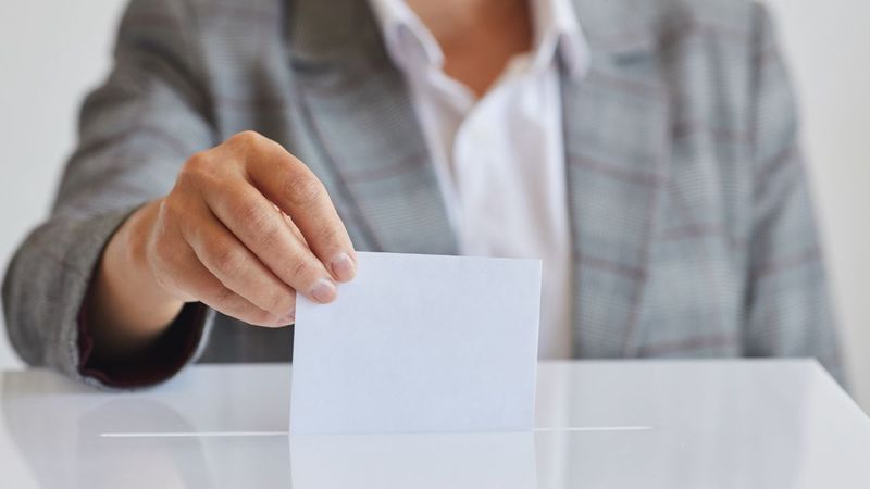 เลือกตั้งล่วงหน้า “นอกเขต” กับ “ในเขต” ต่างกันอย่างไร สรุปจบในที่เดียว ป้องกันเสียสิทธิ