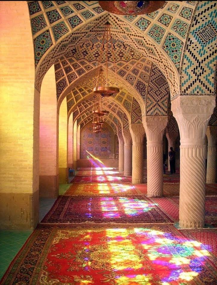 [ชตระกูล ศรีสวัสดิ์] วันนี้นึกมุกจากบทเรียนของ ”การแยกตัว” ของอิหร่านจากเศรษฐกิจโลกได้ล่ะ...
วันหยุด.. ผมเลยพอมีเวลาเขียนเรื่องของชาวบ้านชาวช่องกันบ้างนะขอรับ และเรื่องนี้ผมอาจจะตัดสินจากผลการปฏิบัติหลังจากการแยกตัวของอิห