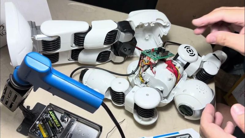 #toys ซ่อมวงจรภายใน หุ่นยนต์บังคับวิทยุ โทร. 0927170707