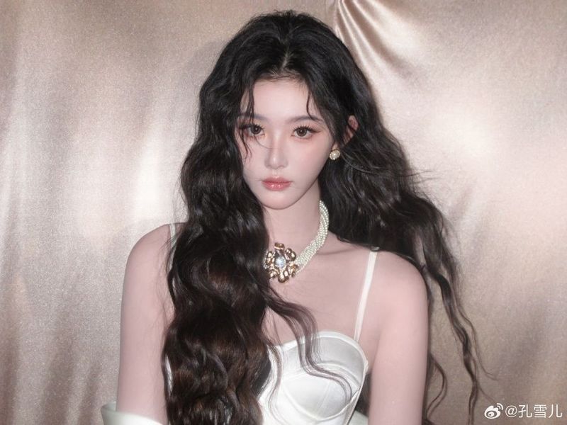 เจาะลึกโปรไฟล์ ขงเสว่เอ๋อร์ (Kong Xue Er) นางเอกสาวพราวเสน่ห์ พร้อมรวมลิสต์ซีรีส์น่าดู