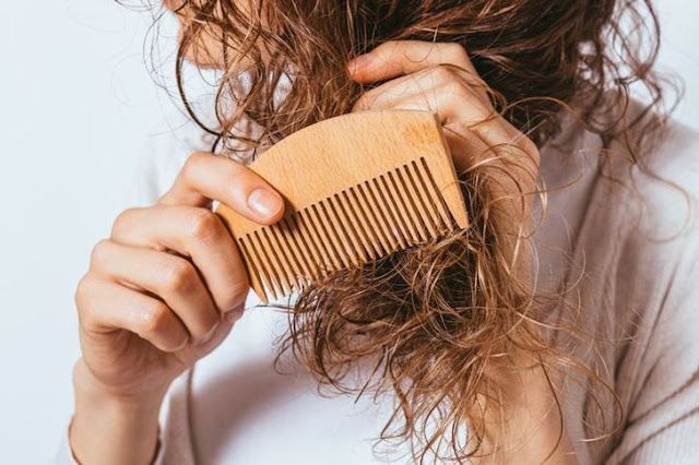 ความเชื่อโบราณ ทำไมห้ามใช้หวีหัก? ลางร้ายที่มากับหวี