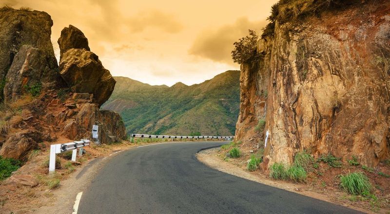 Munnar (Kerala) - Complete Travel Guide