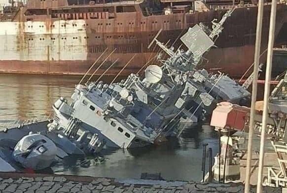 [ชตระกูล ศรีสวัสดิ์] The sinking of the Iranian frigate IRIS Dena near the coast of Sri Lanka
ห่างหายไปเกือบ18 ปีกับการโจมตีเรือรบข้าศึกด้วยตอร์ปิโด อย่าพูดถึงเรื่องศีลธรรมเมื่อต้องเผชิญหน้ากับเผด็จการ