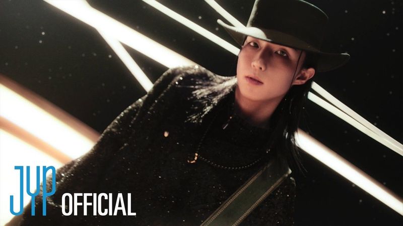 Xdinary Heroes “Voyager” M/V
