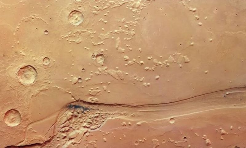 ESA เปิดภาพหุบเขายักษ์ยาว 1,300 กิโลเมตร เผยหลักฐานดาวอังคารอาจเคยมีมหาสมุทร - SPACEMAN มนุษย์อวกาศ