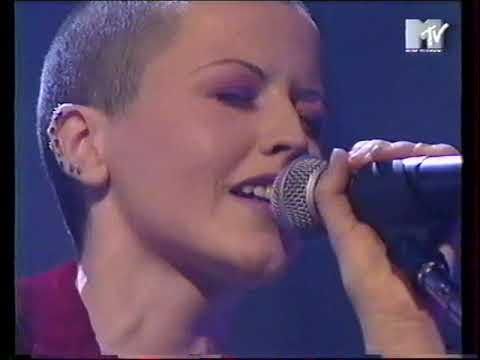 The Cranberries 23 November 1995 MTV European Awards (le zénith, Paris) : ‘Zombie’