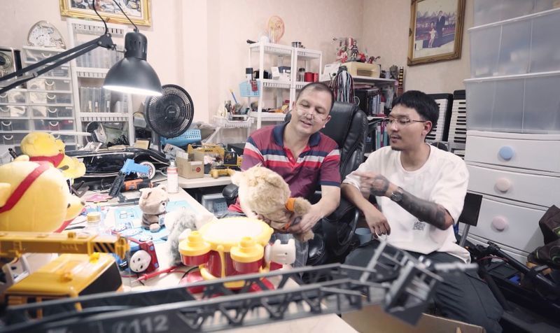 [สิ่งสำคัญ ที่เราจำเป็นต้องรู้ โดย อนิรุทธ หุตางกูร] วิธีหารายได้ของผู้สูงอายุ อาชีพ หมอของเล่น ซ่อมของเล่น ทำได้ง่ายอย่างไร อนิรุทธ หุตางกูร
คุณ อนิรุทธ หุตางกูร ได้เริ่มการ รับสมัคร สมาชิก แฟรนไชส์ บ้านของรัก : รับซ่อมของเล่น แฟรนไชส์เพื่อสังคม ให้ทุก