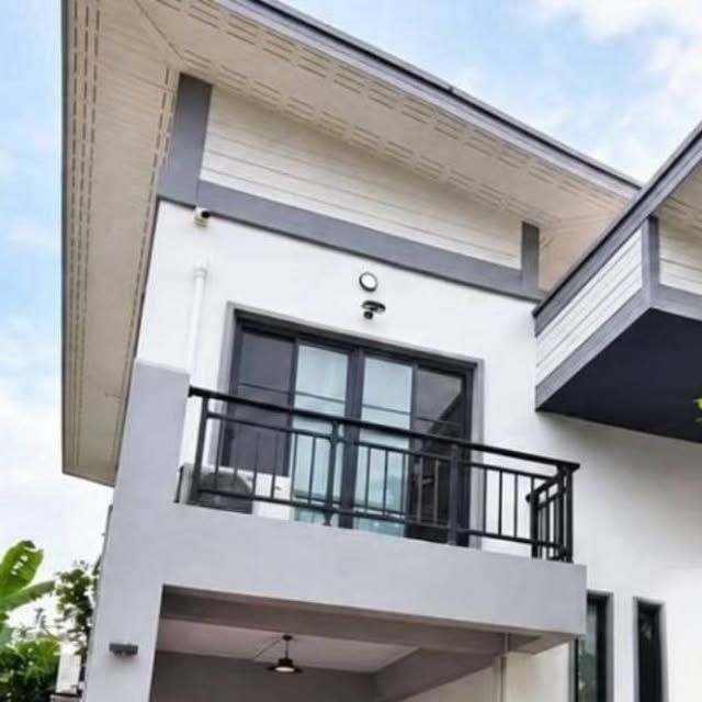 THE BEST PROPERTY 19 on Instagram: ”ขายบ้านเดี่ยว เนื้อที่ 75.0 ตารางวา
ที่ตั้ง : ถนนเฉลิมพระเกียรติ ร.9 แขวงประเวศ
เขตประเวศ กรุงเทพฯ
รหัสทรัพย์ T-151215 เนื้อที่ 75.0 ตารางวา
พื้นที่ใช้สอย 154.00 ตารางเมตร
ห้องนอน 3 ห้อง , ห้องน้ำ 3 ห้อง
จอดรถได้ 4 คัน
หันทางทิศ เหนือ รายละเอียดเพิ่มเติม : ทำเลดี ใกล้สวนหลวง ร.9 เพียง 3.5 กม. ของแถม 🆓
• เฟอร์นิเจอร์ทุกอย่างในบ้าน
• CCTV รอบบ้าน 8 ตัว
• แอร์ 3 เครื่อง
• เครื่องทำน้ำอุ่น 3 เครื่อง
• ทีวี 4 เครื่อง ราคา 6.8 ล้าน นัดชมบ้านเดี่ยว เขตประเวศ โทร /ไลน์ O841723685 บอย Line https://line.me/ti/p/mtdE3TTPhV #เฉลิมพระเกียรติ #ประเวศ #บ้านเดี่ยว #อสังหาริมทรัพย์
#กรุงเทพมหานคร”
