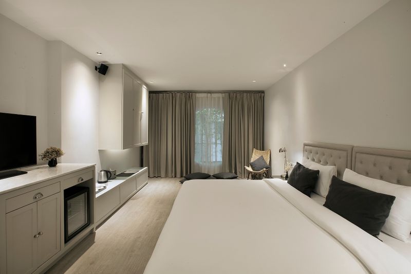 ห้องพักดีลักซ์พร้อมเซ็ตปารีเซียง บรันช์ │ Hotel Once